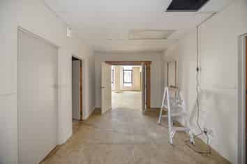 PRIME UPSTAIRS COMMERCIAL SPACE 