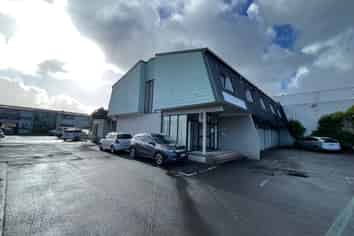 177 sqm Refurbed Office – Available Now! 