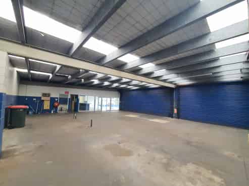 High profile retail/workshop for lease