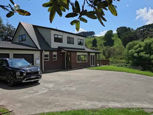 455 Longacre Road, Okoia