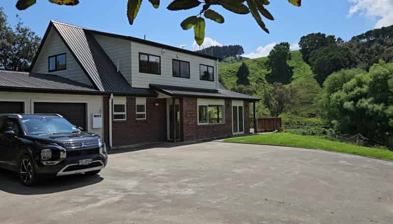 455 Longacre Road, Okoia