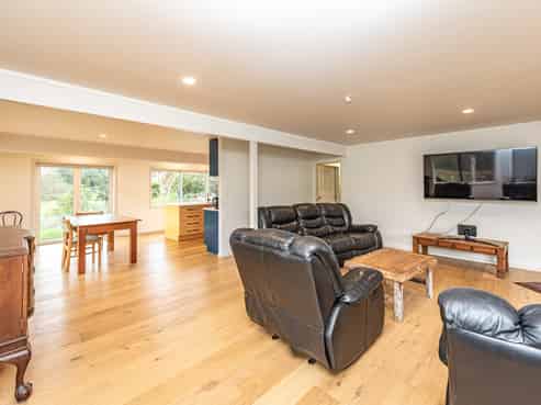 455 Longacre Road, Okoia