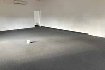 REFURBISHED SHOP/SHOWROOM 
