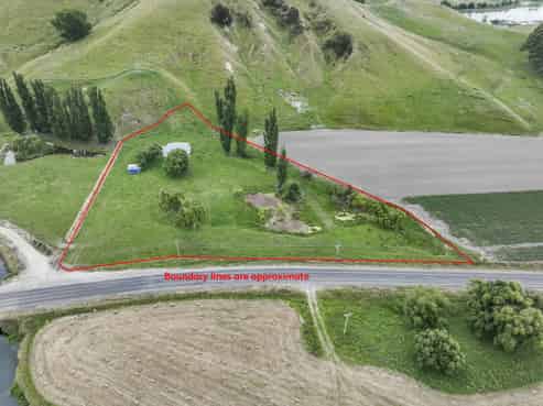 1568 Korokipo Road, Fernhill