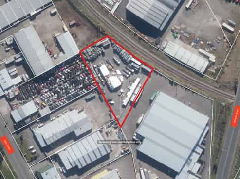 Secure yard Kelvin Grove