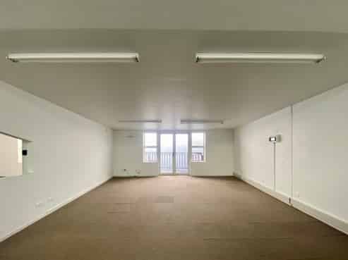 Affordable office with balcony