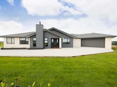 40 View Road, Halcombe