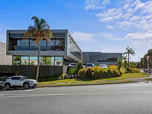 Outstanding Commercial Premises 