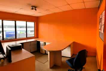 High-Profile Corner Site | 325m2 + 550m2