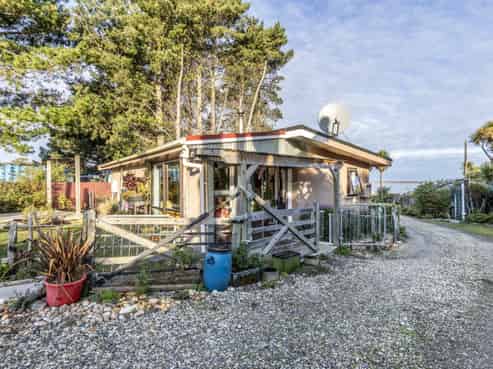 53 Awarua Bay Road, Awarua
