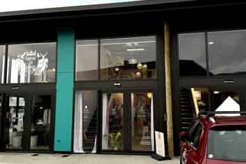 Lyall Bay Junction Unit for Sale — Vacant Possession