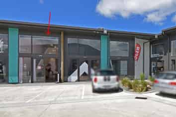 Lyall Bay Junction Unit for Sale — Vacant Possession