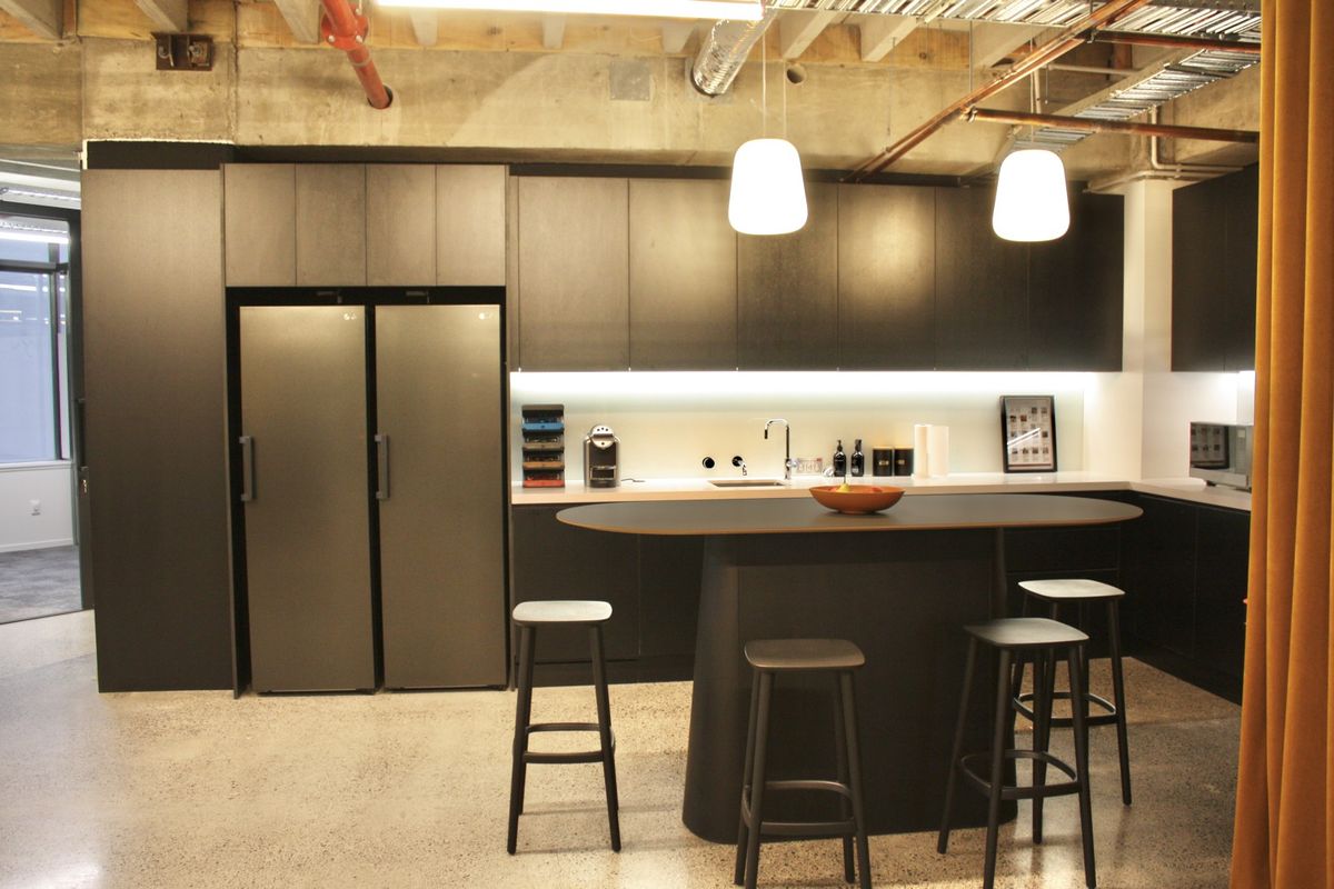 Office suite on Albert Street - Mehr