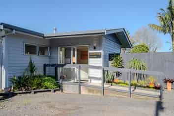 THIS FREEHOLD PROPERTY HAS IT ALL!