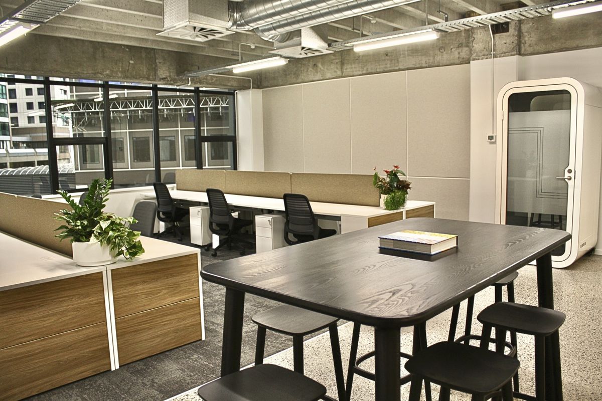 Quality office suite on Albert Street - Mehr