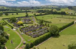 Premier Lakeside Investment: Resort Perfection