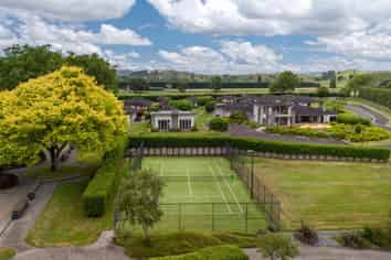 Premier Lakeside Investment: Resort Perfection