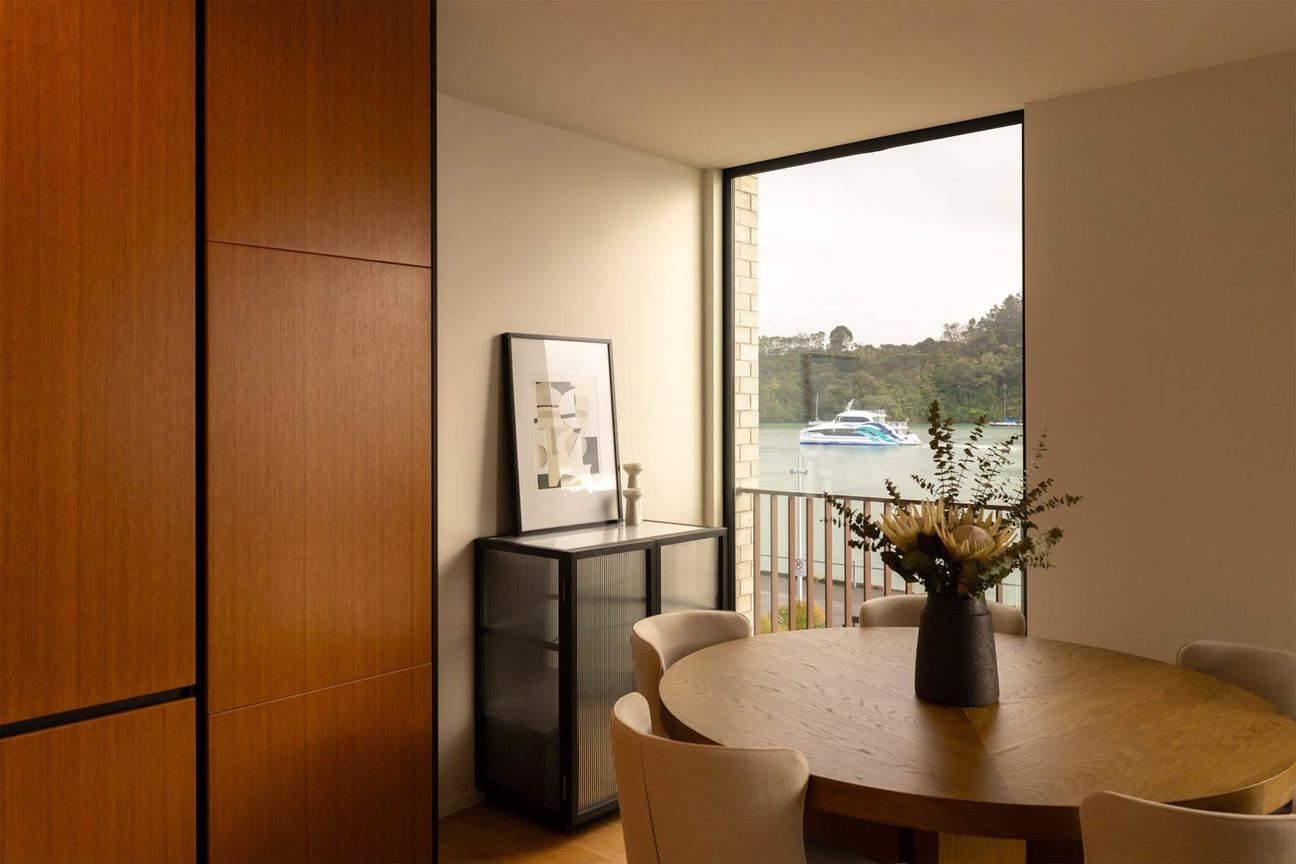 Waterfront Superior Living $1,495,000 – pohled 4