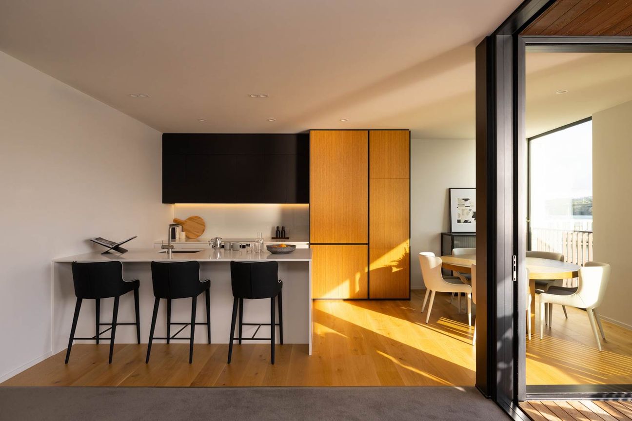 Waterfront Superior Living $1,495,000 – pohled 3