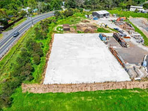 1185 East Coast Road, Redvale