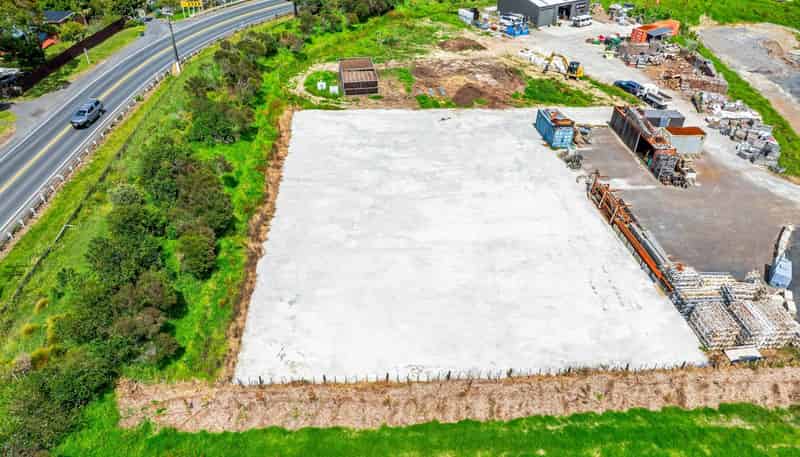 1185 East Coast Road, Redvale