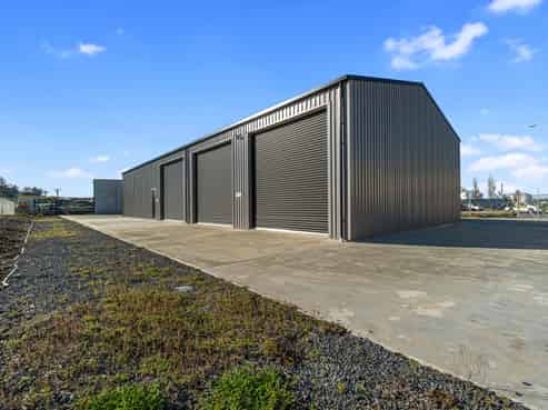 Prestige Building, Secure Yard