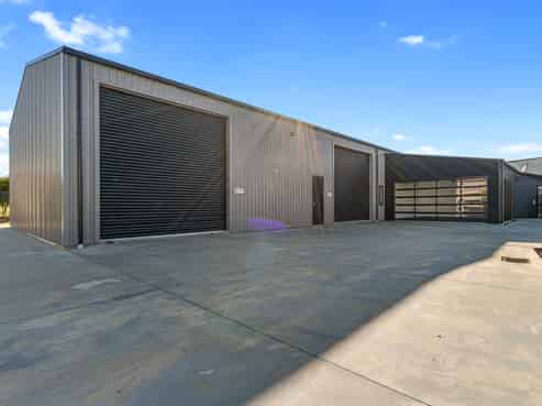 Prestige Building, Secure Yard