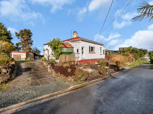5 The Bluff, Riverside