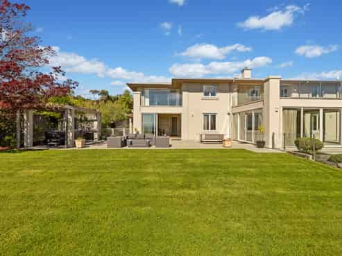 8 Dyers Pass Road, Cashmere