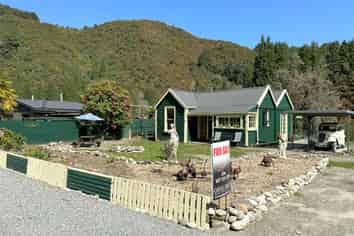  10 Ramsay Street, Reefton