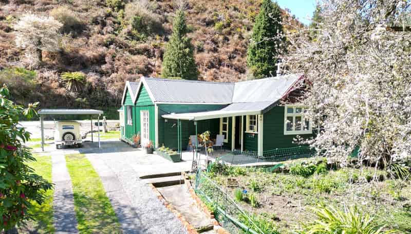  10 Ramsay Street, Reefton