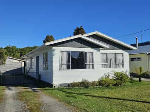27 Inverness Street, Dunollie