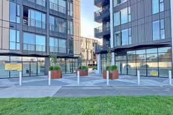 RETAIL UNIT IN PRESTIGIOUS RISLAND APARTMENTS
