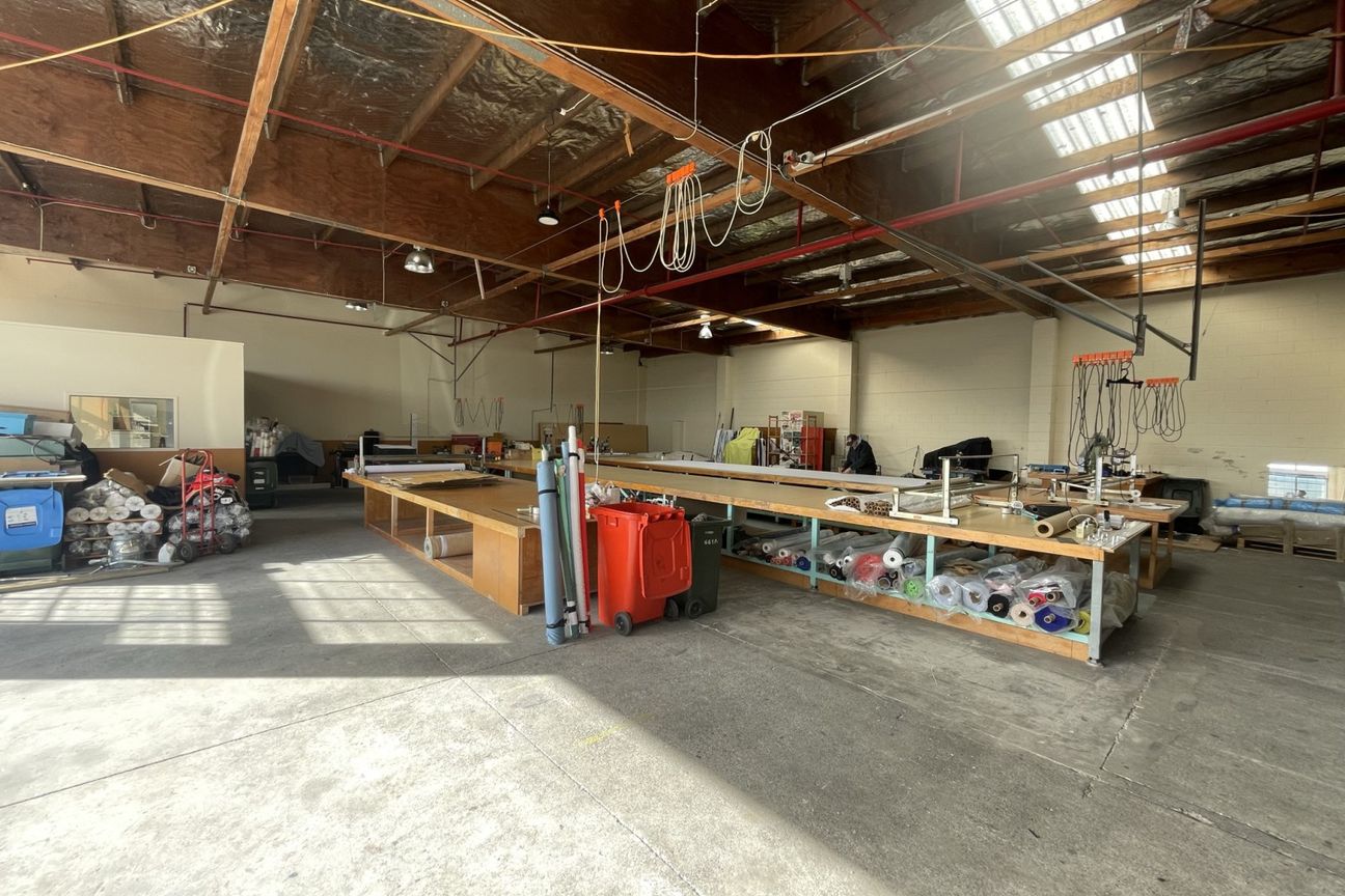 Well Presented Avondale Industrial - Bild 3
