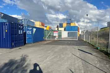 High Stud Warehouse And Large Yard