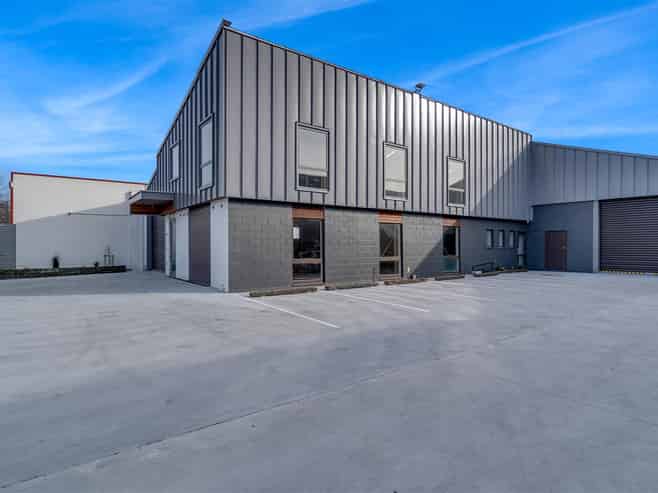 Newly Renovated Warehouse/Office