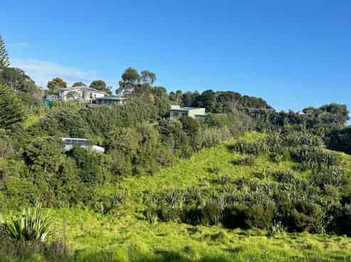 11 Woody Bay Road, Rakino Island