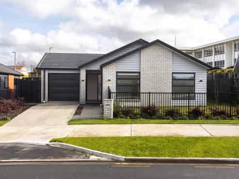 11 Temepara Drive, Temple View