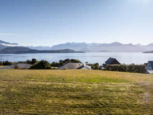 19 Muriwai Drive, Manapouri