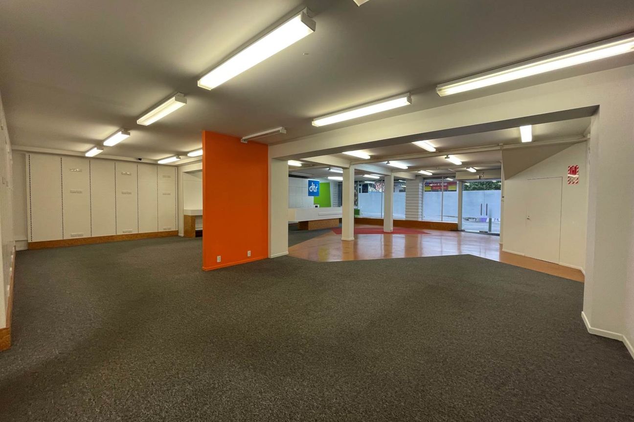 RETAIL NEAR WESTCITY SHOPPING CENTRE IN HENDERSON - Ansicht 4