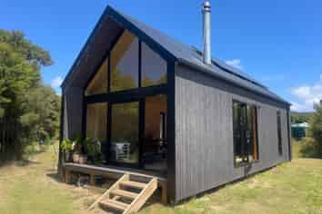 9 Whangaparapara Road, Great Barrier Island