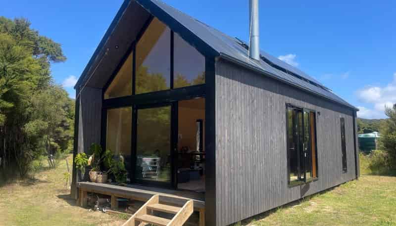 9 Whangaparapara Road, Great Barrier Island