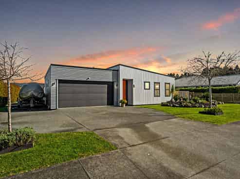 5 Awanui Crescent, Matakana