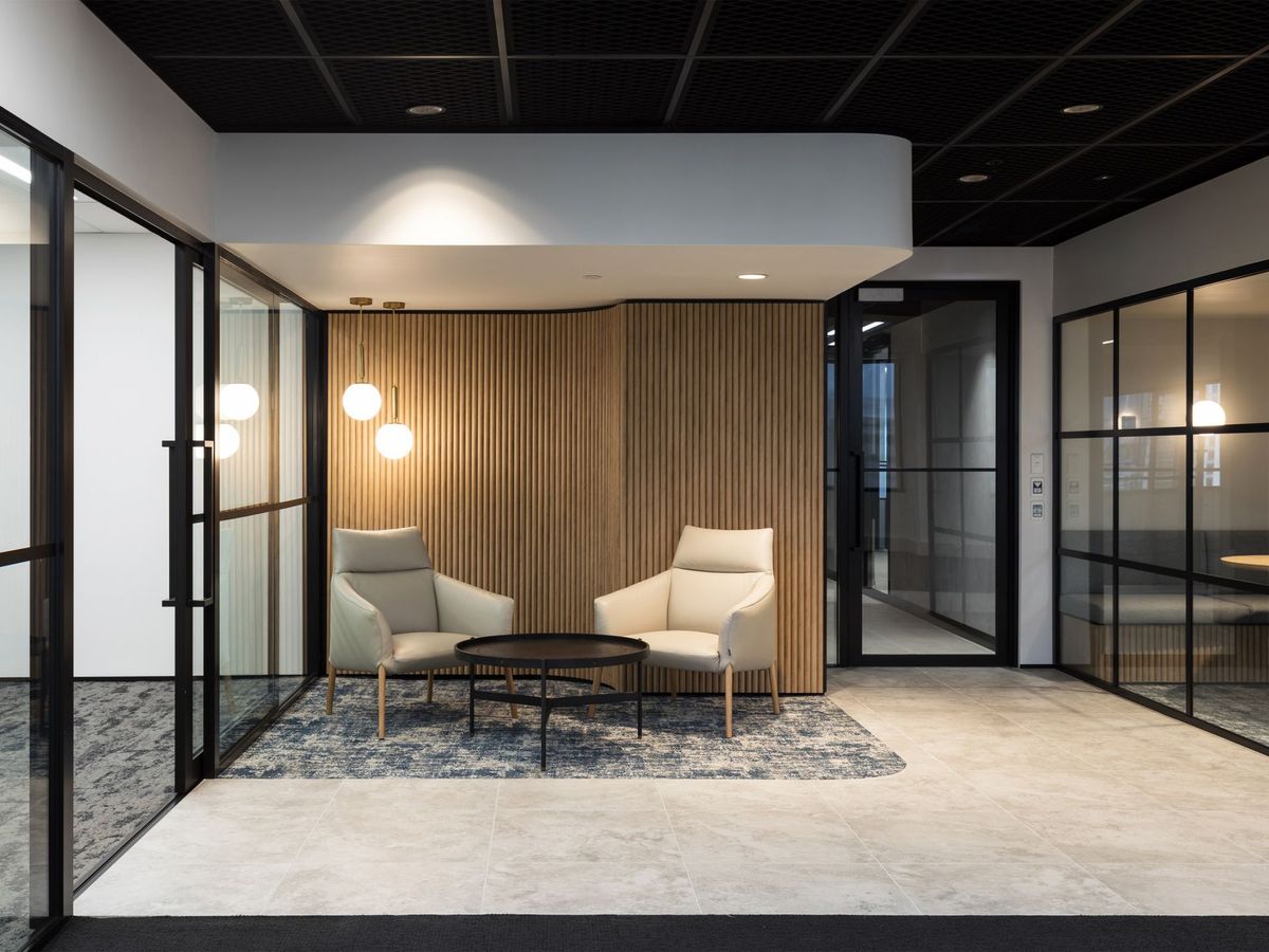 Spectacular Opportunity in the AON Centre