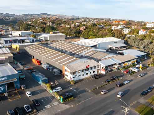 Large warehousing & logistics site for lease