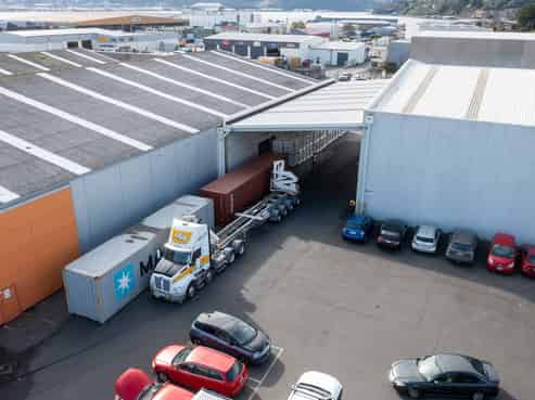 Large warehousing & logistics site for lease