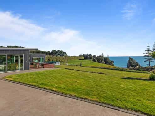 52 Beach Road, Urenui