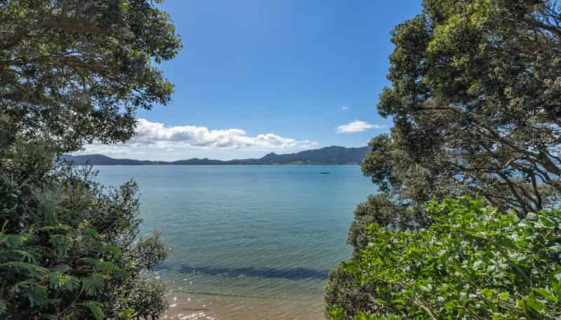 156 One Tree Point Road, One Tree Point
