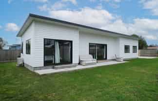 6 Gibson Place, Dannevirke