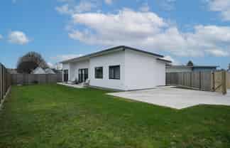 6 Gibson Place, Dannevirke